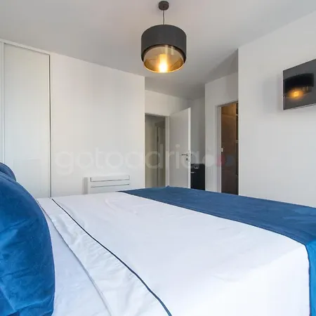 Apartment Smaragd - Bedroom Citrin With Shared Pool Makarska